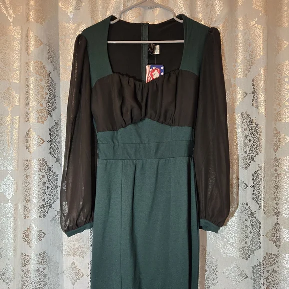 Pinup Couture Black and Green Bodycon Dress with Sweetheart Neckline - Picture 2 of 4